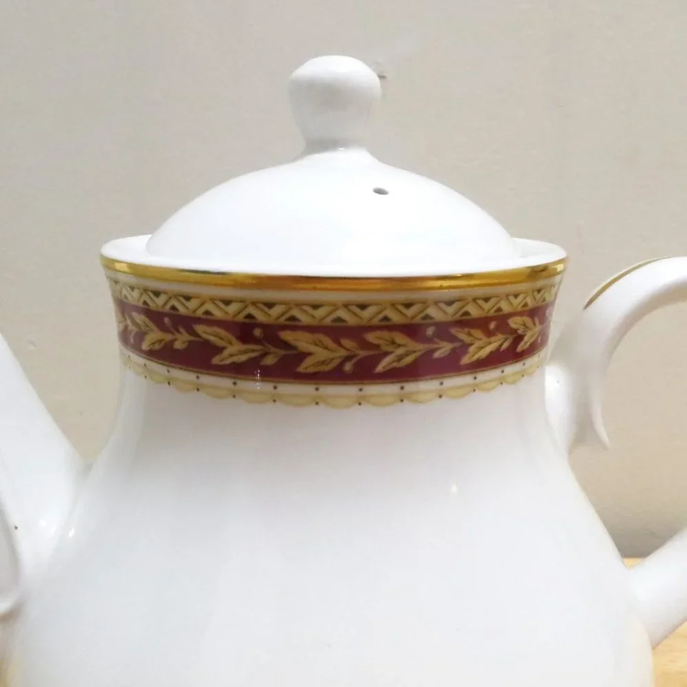 Vinttage Churchill Teapot Coffee Hotelware White 30 oz Porcelain 6.75" England - Picture 7 of 11